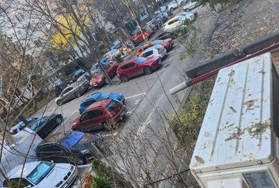 Apartament cu 3 camere semidecomandat în Berceni - 2