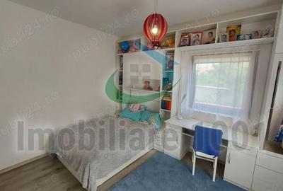 Casă cu 6 camere cu Teren 308 Mp în Central - 2