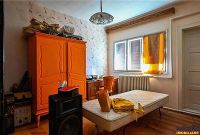 Spațiu comercial, de 9,000 mp, în Central - 1