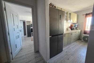 Apartament cu 2 camere semidecomandat, mobilat în Micro III - 8