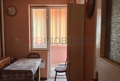 Apartament cu 3 camere semidecomandat în Girocului - 8