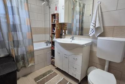 Apartament cu 3 camere decomandat în Florești - 1