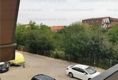 Apartament cu 3 camere decomandat în Tractorul - 2