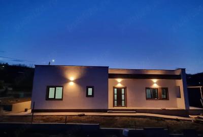 Casă cu Teren 500 Mp în Tomești - 5