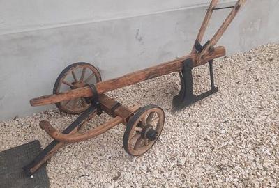 Teren de 600 mp, în Central - 2