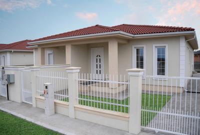 Duplex cu 3 camere cu Canalizare în Aeroport - 1