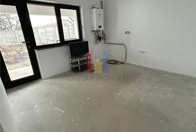 Casă cu 4 camere cu Canalizare în Radu Negru - 12