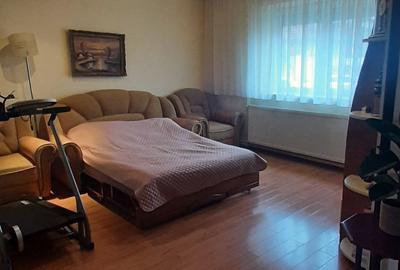 Casă cu 4 camere în Noua - 1