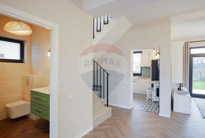 De inchiriat casa cu 4 camere , in zona de Dealuri - 1