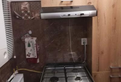 Apartament cu 3 camere decomandat în Vălenii de Munte - 3
