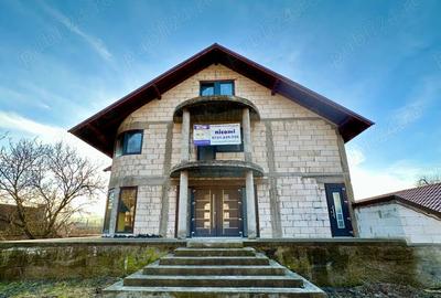 Casă cu 6 camere în Rozavlea - 5