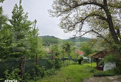Casă cu 2 camere cu Teren 830 Mp în Ciucea