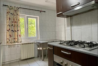Apartament cu 3 camere decomandat, mobilat în Vitan Mall