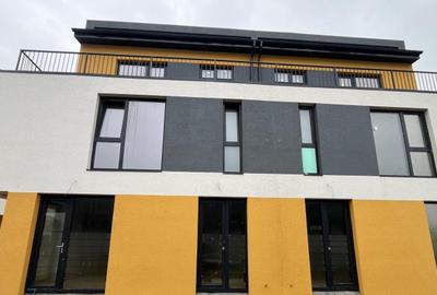 Duplex cu 4 camere cu Canalizare în Ozana