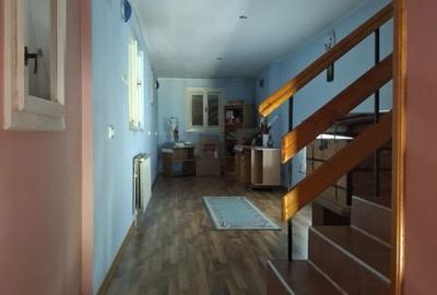 Casă cu 4 camere cu Teren 400 Mp în Central - 8