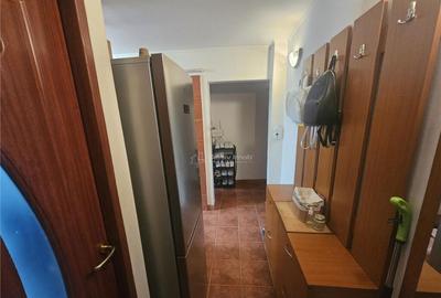 Apartament cu 3 camere nedecomandat în Micro III - 9