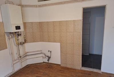 Apartament cu 4 camere decomandat în Calea Victoriei - 3