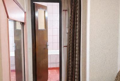 Apartament 2 camere decomandat 48 m Calea Vitan vedere lini?tita etaj 1 - 8