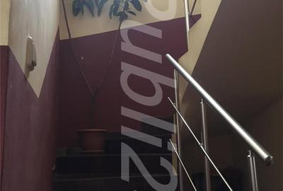 Casă cu 5 camere cu Teren 300 Mp în Central - 2