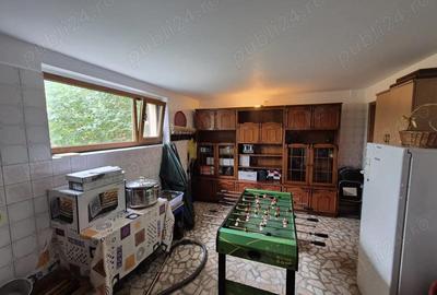 Casă cu 7 camere cu Teren 1600 Mp în Dârvari - 2