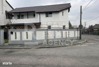 Casă cu 7 camere cu Canalizare în Central