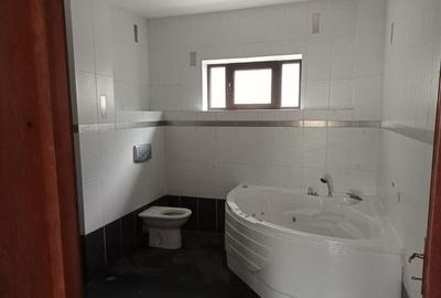 Casă cu 4 camere cu Teren 500 Mp în Bd. Coșbuc - 13