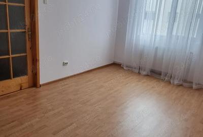 Apartament cu 2 camere decomandat în Târgu Neamț - 9
