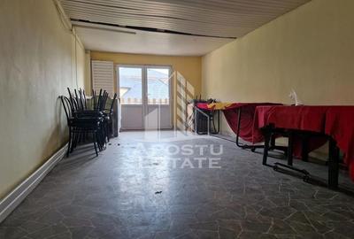 Casa familiala cu spatiu comercial si garaj P+1E+M 720 Mp - 39