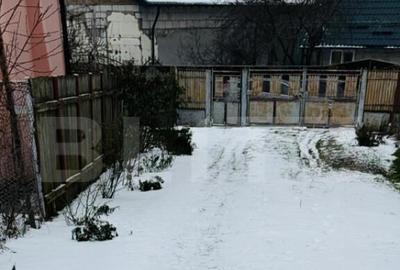 Casă cu 3 camere cu Teren 1948 Mp în Central