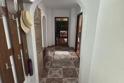 Apartament 3 camere, decomandat, Zona Inel 2 - 6