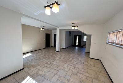 Cetatii -- Casa de inchirat - pretabil rezidential sau birouri - garaj - 1