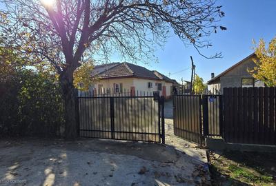 Casă cu 3 camere semidecomandat cu Teren 3197 Mp în Dumbrava - 3