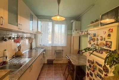 Apartament cu 3 camere decomandat în Ciupercenii Noi - 2