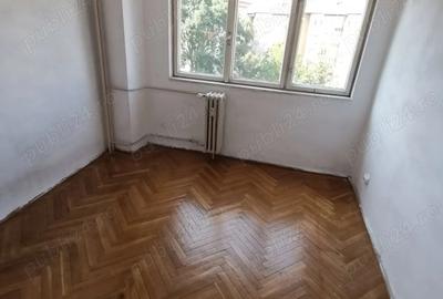 De vanzare apartament 3 camere decomandat, B-dul Dacia, Oradea - 7