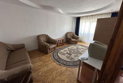 Apartament cu 2 camere decomandat în Piața Centrală - 1