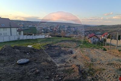 Teren de vanzare 1,200mp Carligei