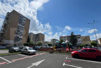 Apartament cu 2 camere, decomandat, 41 mp, zona 9 Mai, Plopi - 1