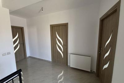 Casă cu 4 camere în Central - 3