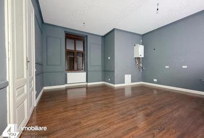 Casă cu 7 camere cu Teren 115 Mp în Central - 2