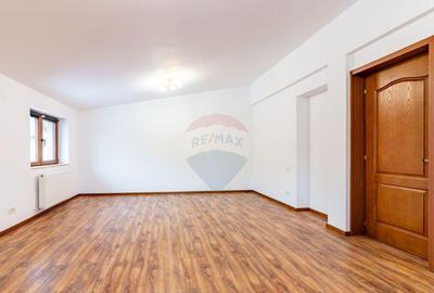 Casă cu 5 camere cu Teren 200 Mp în Floreasca