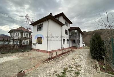 Casă individuală cu 6 camere în Alexandru cel Bun