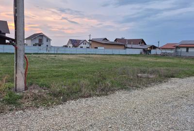 Teren de 600 mp, în Apateu - 1