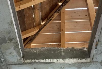 Casă cu 4 camere cu Teren 400 Mp în Sânmihaiu Român