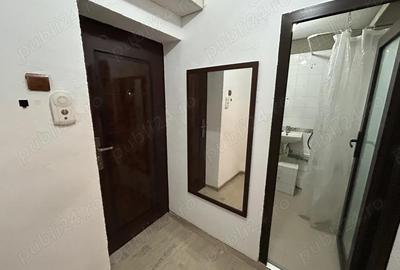Garsonieră decomandată în Central
