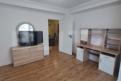 Apartament semidecomandat, 52,5 mp utili, lift, boxa, garaj dublu, zona Terra - 11