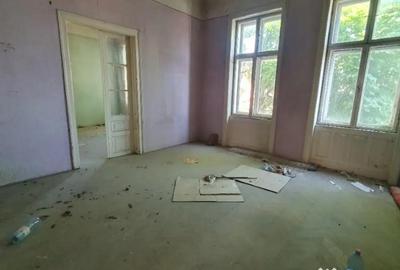 Apartament cu 5 camere semidecomandat în Central - 3