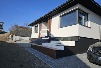 Casă individuală cu 4 camere cu Canalizare în Șura Mare - 1