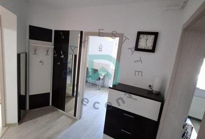 Apartament cu 2 camere decomandat în Tractorul - 8