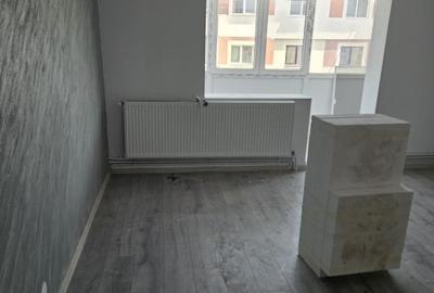 Apartament cu 3 camere semidecomandat în Central - 9