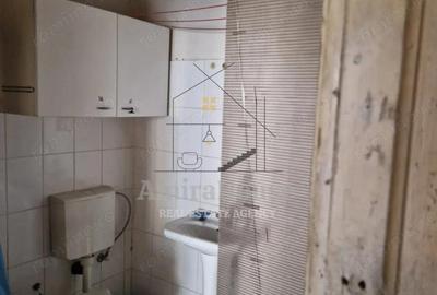 Garsonieră decomandată în Central